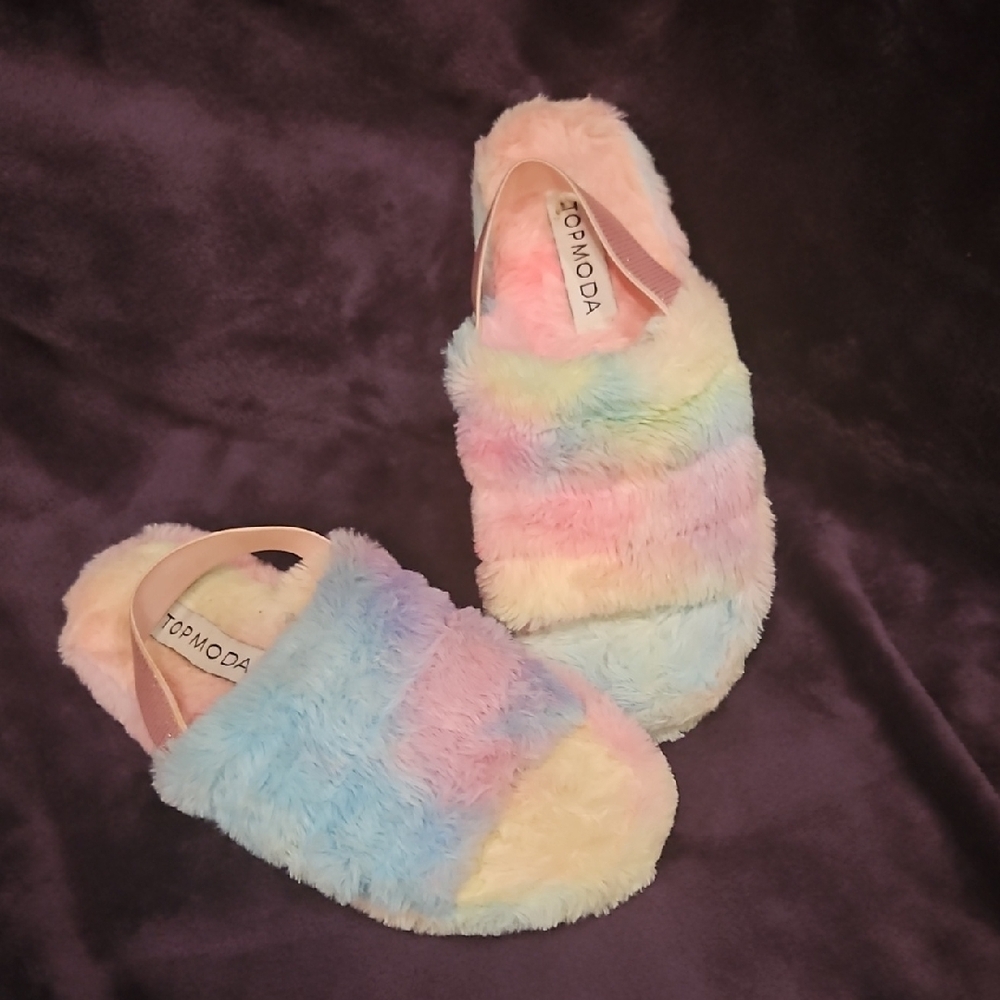 Top Moda Rainbow Fuzzy Slippers 6.5
